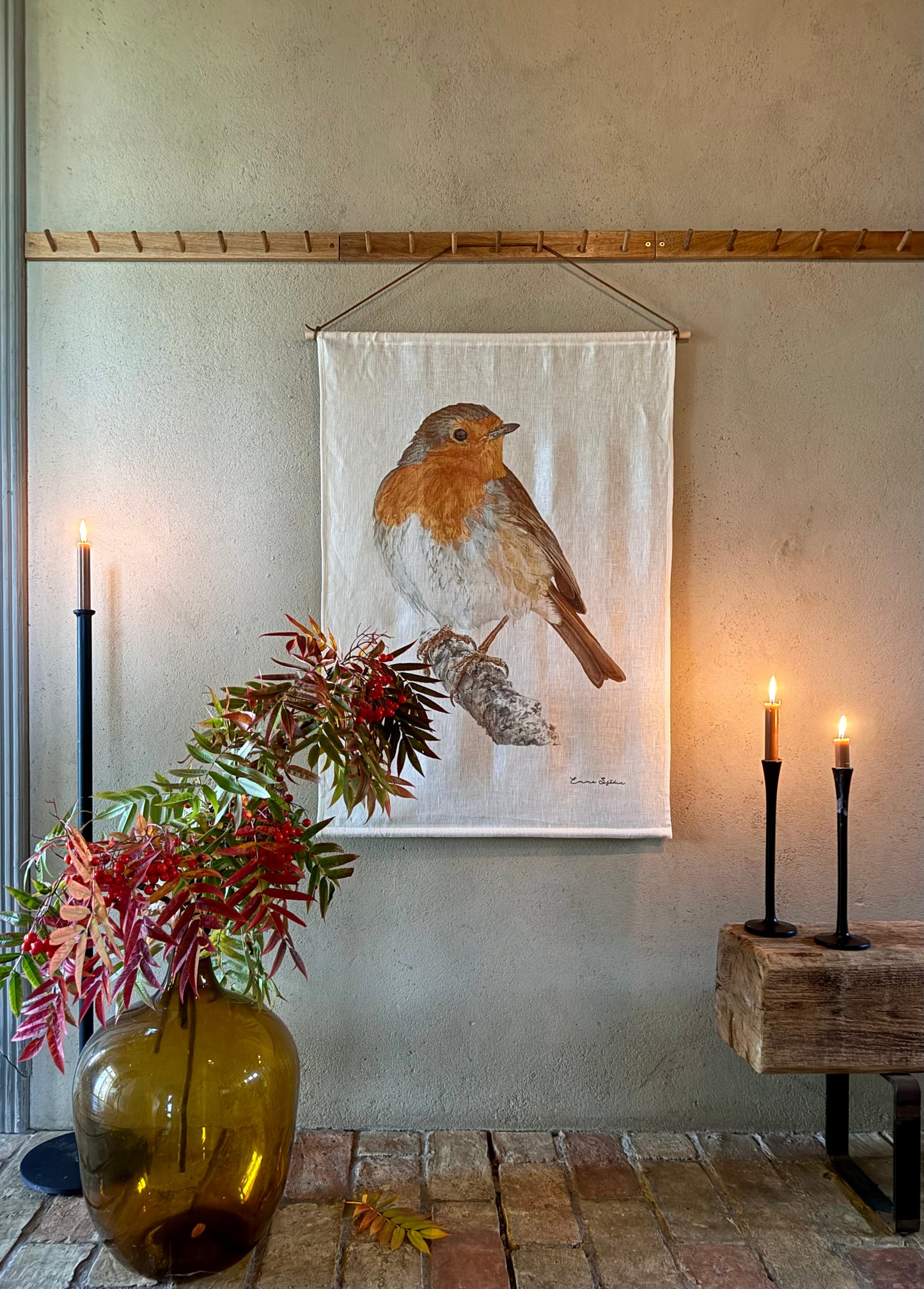 Wallhanging Red Robin