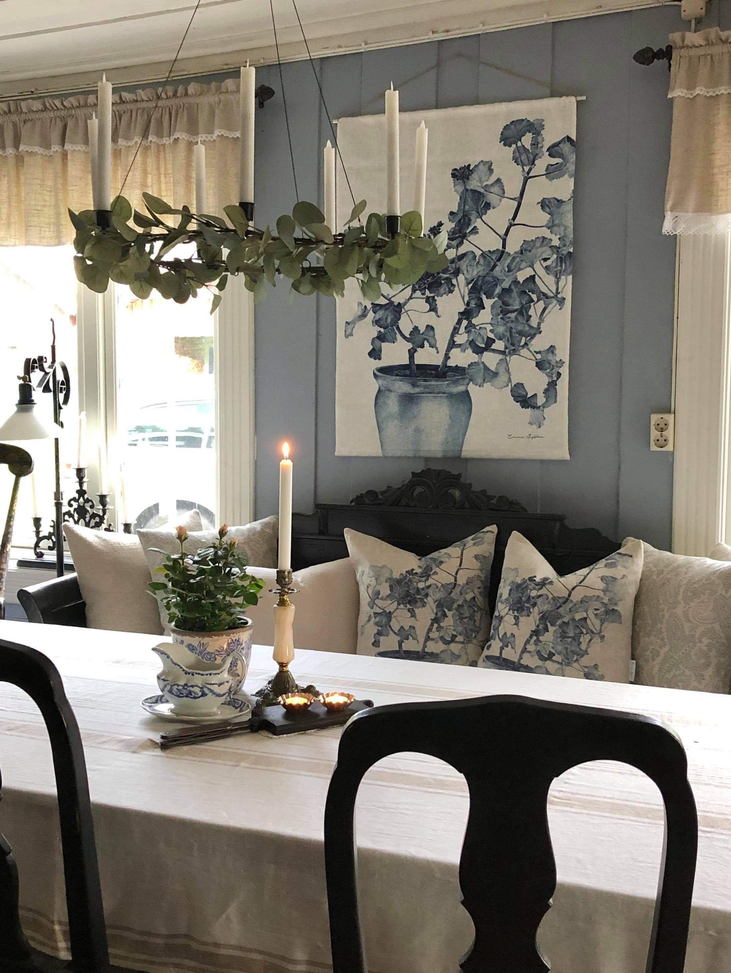 Wallhanging Blue Geranium