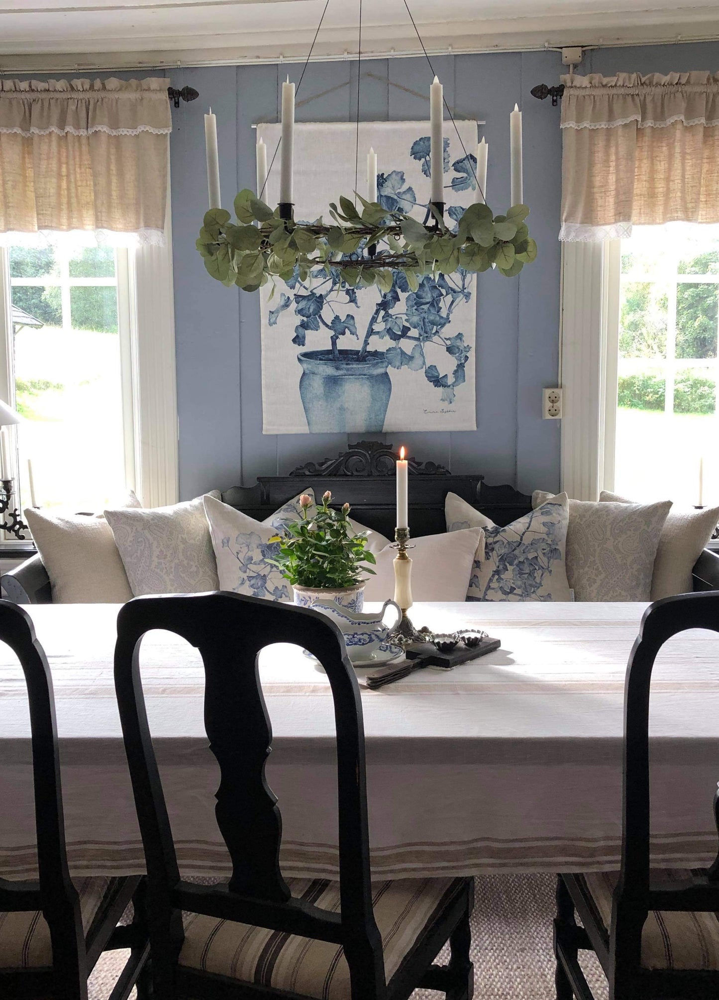 Wallhanging Blue Geranium