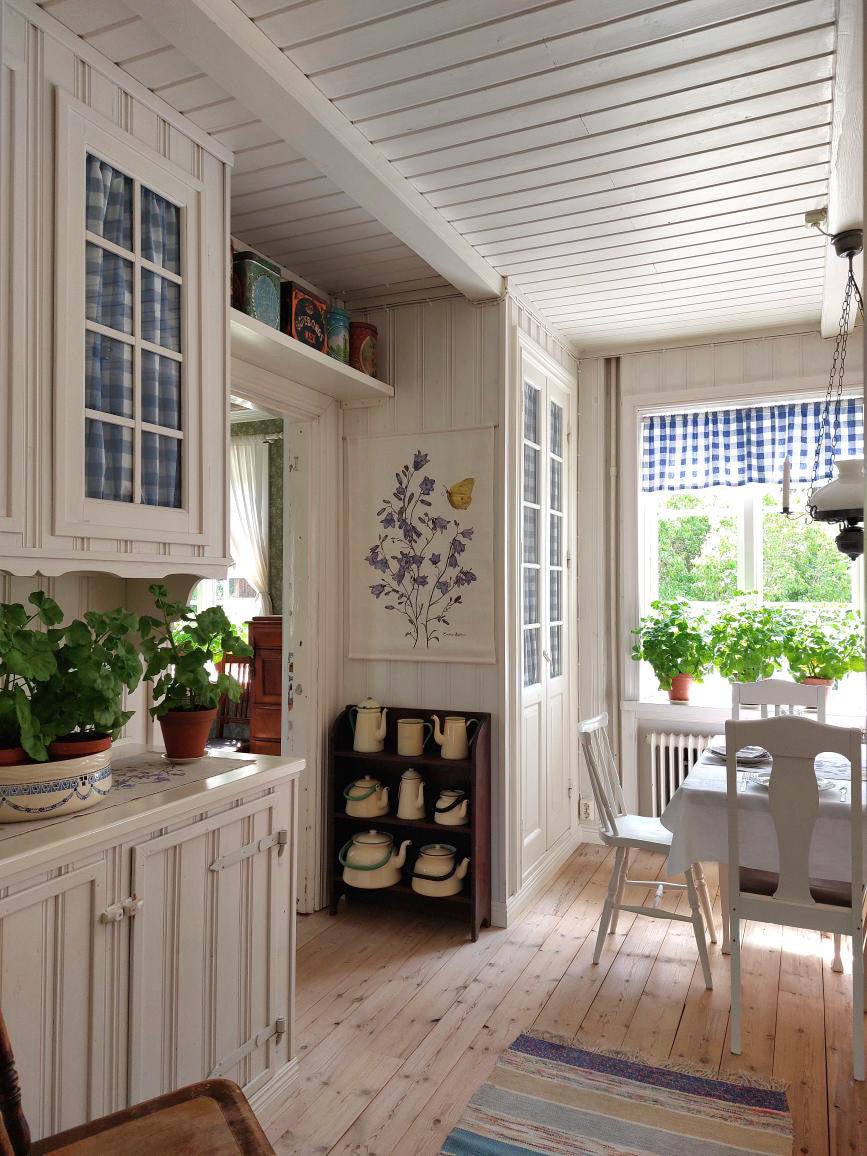 Wallhanging Bellflowers