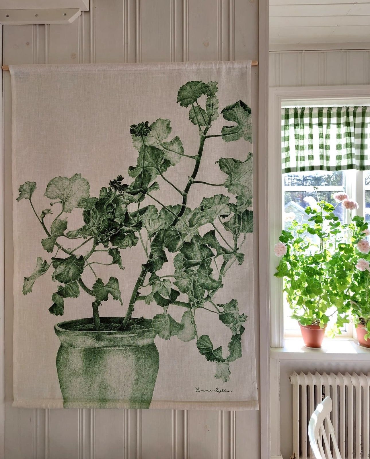 Wallhanging Green Geranium