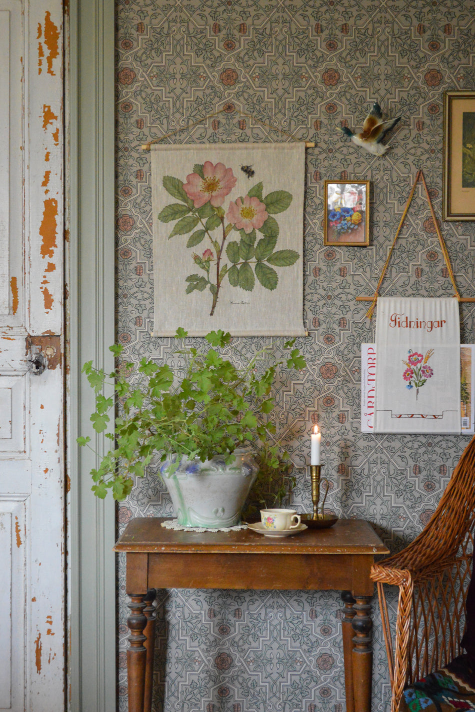 Wild Rose — Fine Art Linen Wall Hanging, 40 × 50 cm