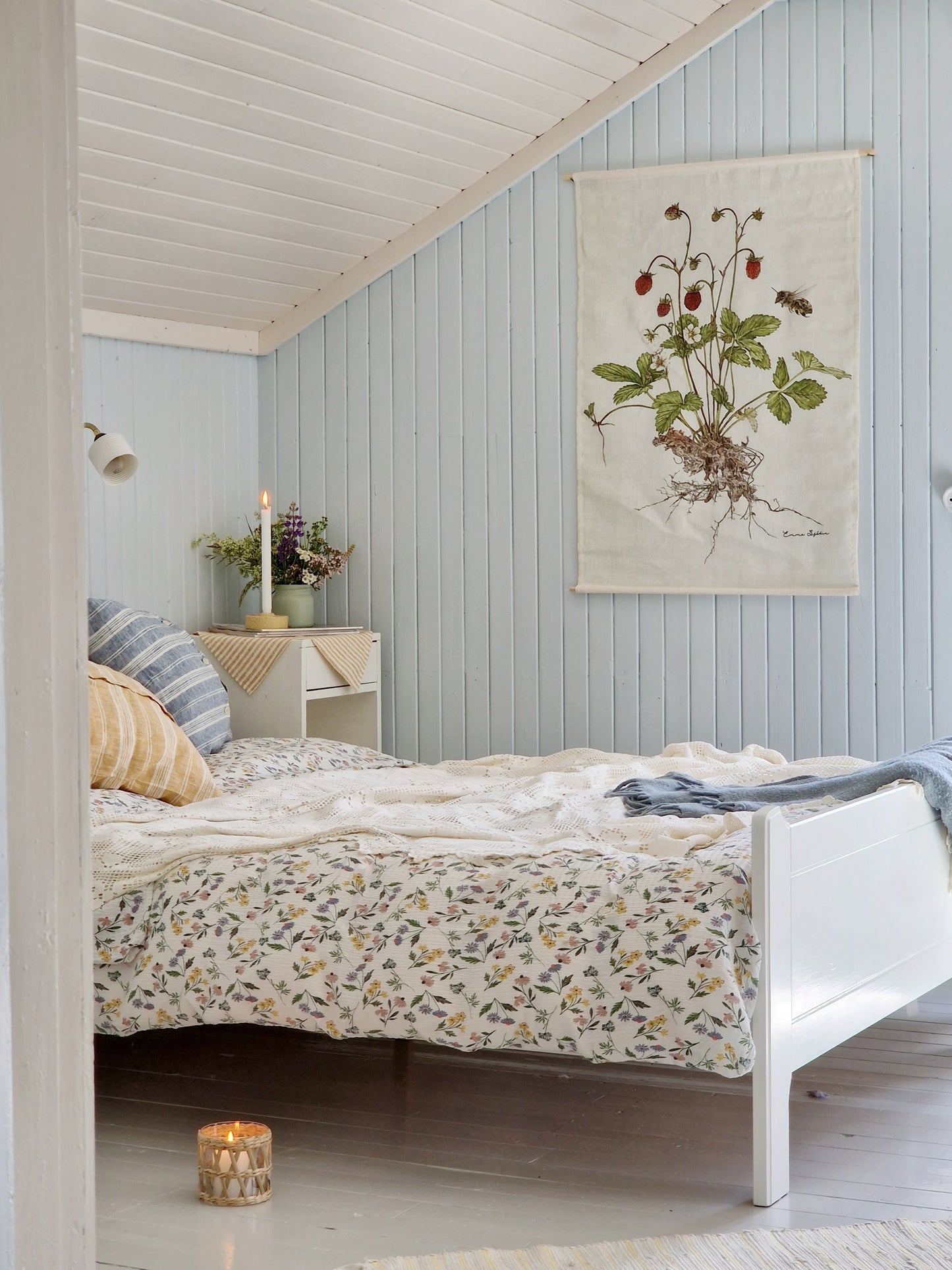Wallhanging Strawberries